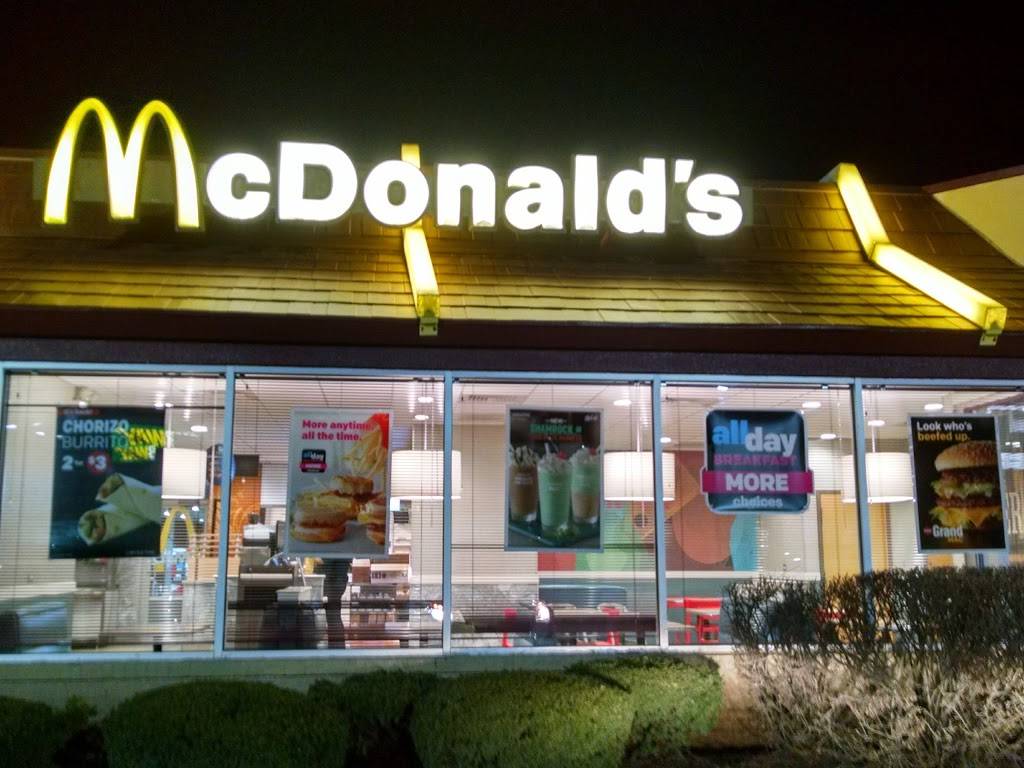 McDonalds | cafe | 30388 N, Skokie Hwy, Lake Bluff, IL 60044, USA | 8479379920 OR +1 847-937-9920