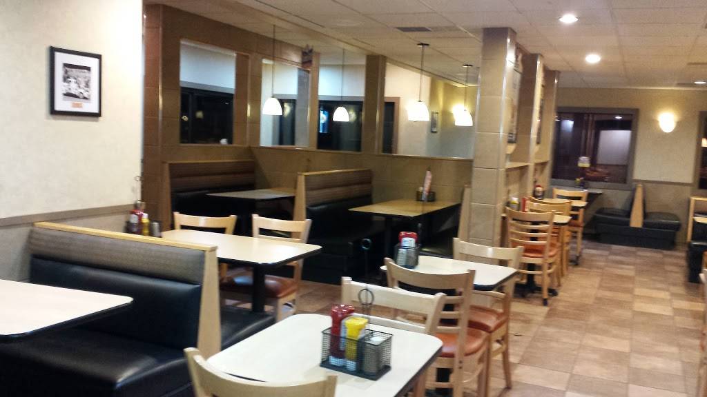 Dairy Queen Grill & Chill | restaurant | 910 W E Main St, Carmi, IL 62821, USA | 6183822536 OR +1 618-382-2536