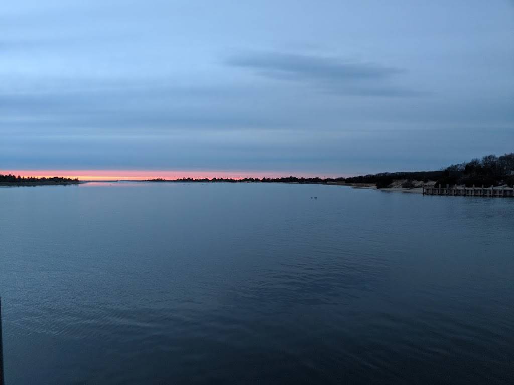 Harbor Marina of East Hampton | restaurant | 423 Three Mile Harbor Hog Creek Rd, 39 Gann Rd, East Hampton, NY 11937, USA | 6313245666 OR +1 631-324-5666