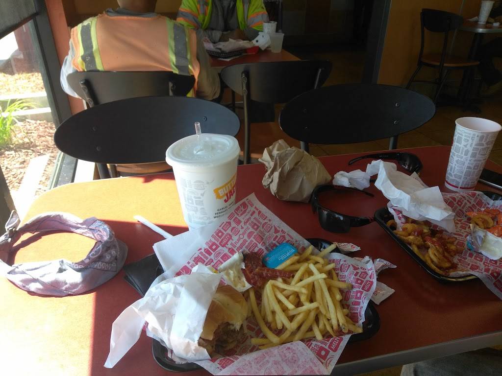 Jack in the Box | restaurant | 1310 E Yosemite Ave, Manteca, CA 95336, USA | 2098245359 OR +1 209-824-5359