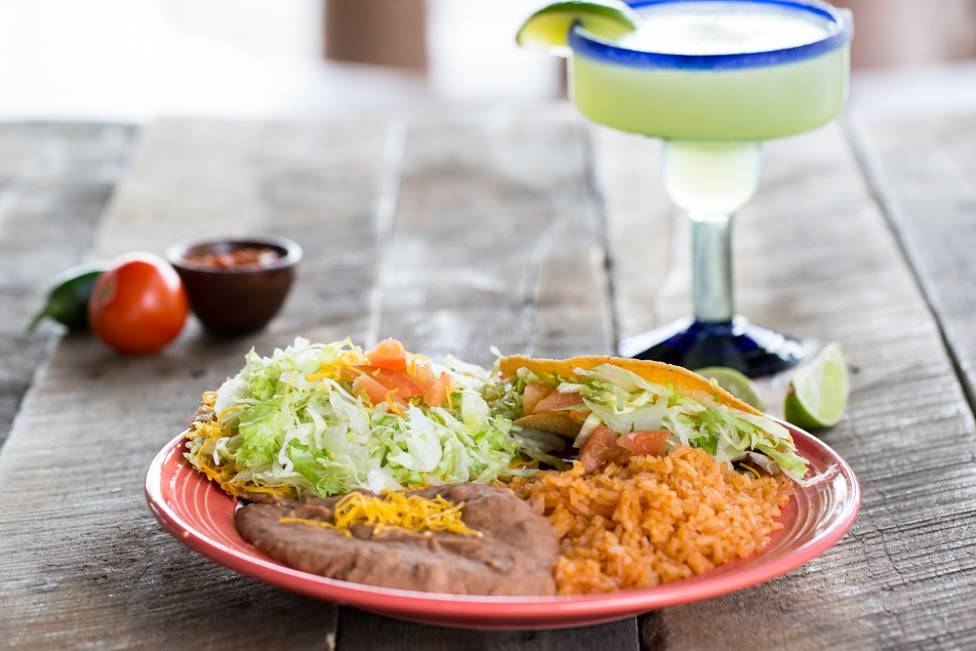 Someburros | restaurant | 20707 E Maya Rd, Queen Creek, AZ 85142, USA | 4807768226 OR +1 480-776-8226