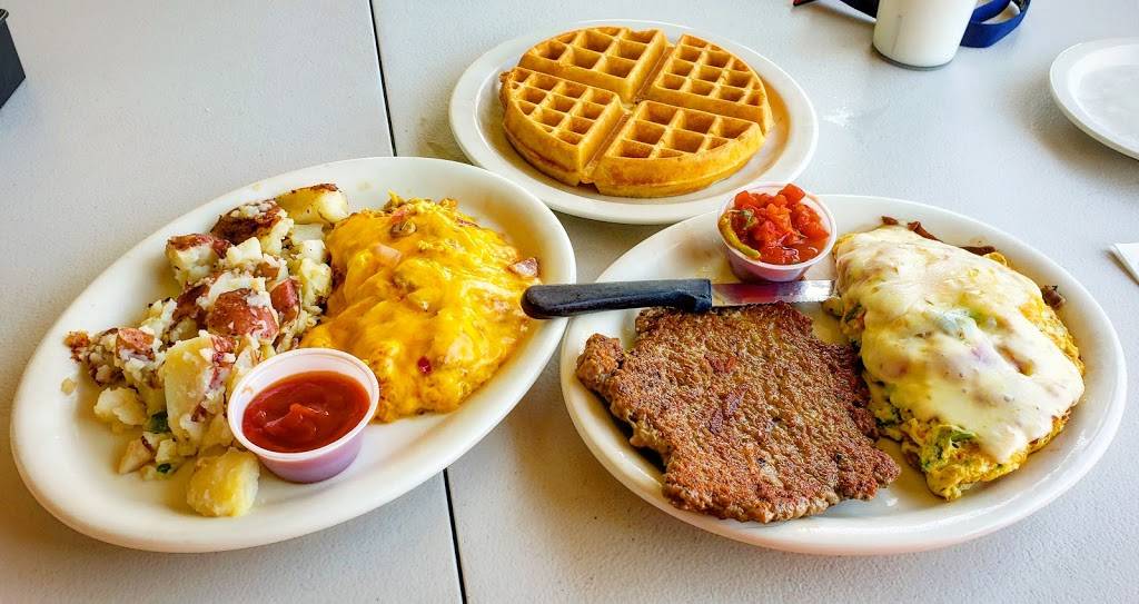 The Country Cafe | restaurant | 1718 E Mineral King Ave, Visalia, CA 93292, USA | 5598025612 OR +1 559-802-5612