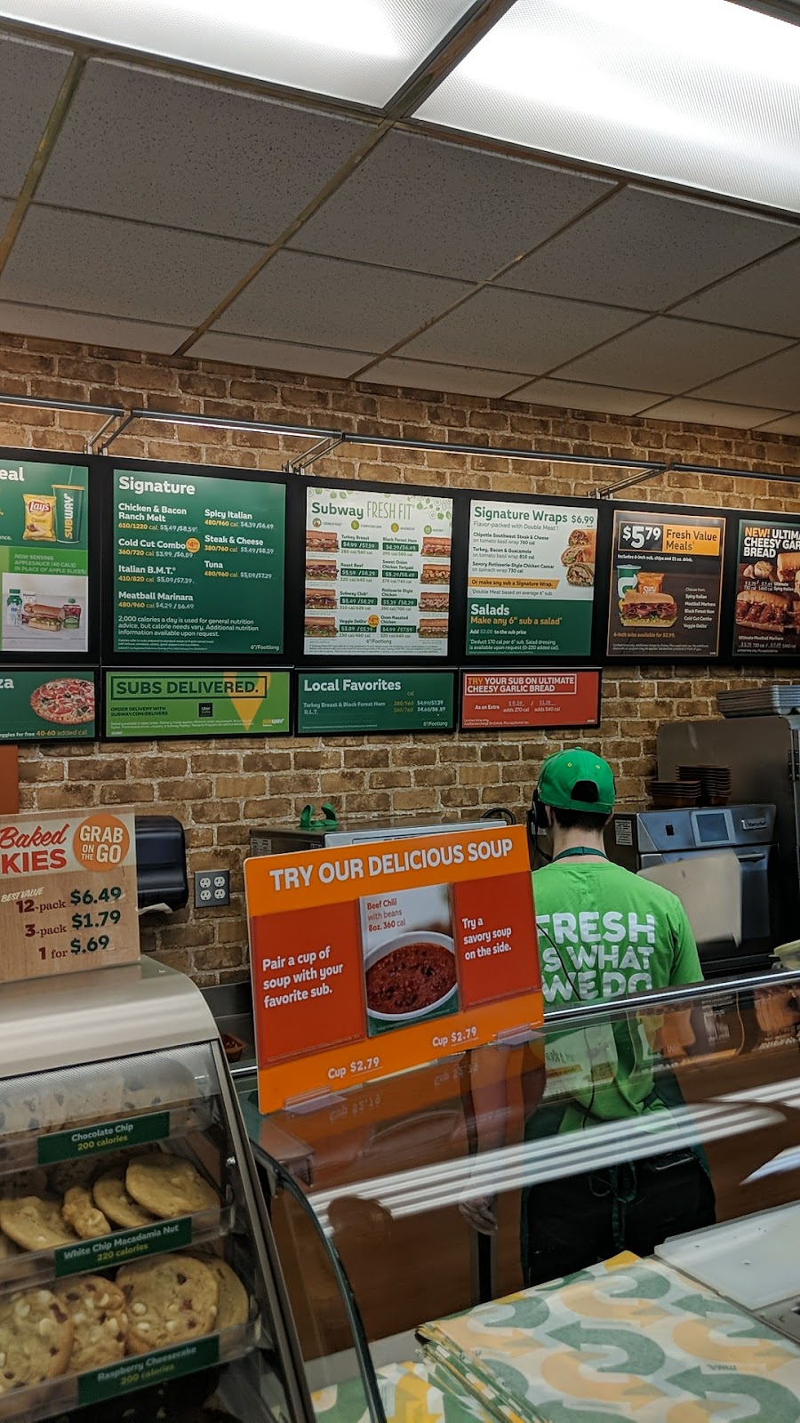 Subway (Phoenix) | restaurant | 315 N Main St Suite A, Phoenix, OR 97535, USA | 5415122566 OR +1 541-512-2566