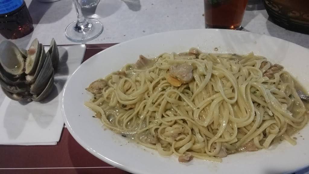 Mama Bellas Bar Lounge | night club | 457 Bushwick Ave, Brooklyn, NY 11206, USA | 7183816262 OR +1 718-381-6262