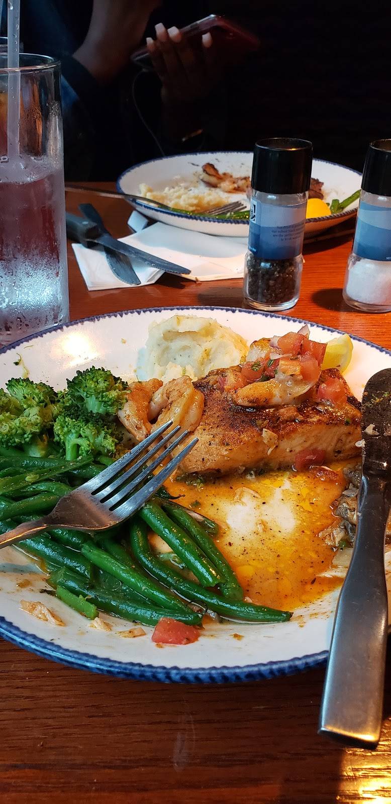 Red Lobster | restaurant | 2100 Richmond Rd, Williamsburg, VA 23185, USA | 7572218127 OR +1 757-221-8127