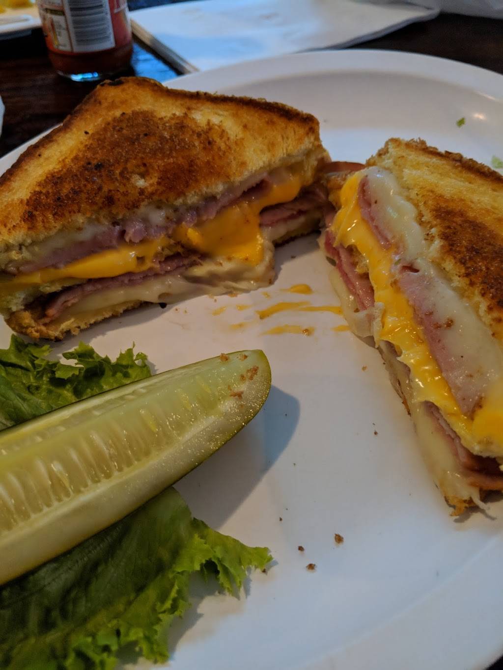 Canal Towpath Bar & Grill | restaurant | 5143 Canal Rd, Garfield Heights, OH 44125, USA | 2168832079 OR +1 216-883-2079