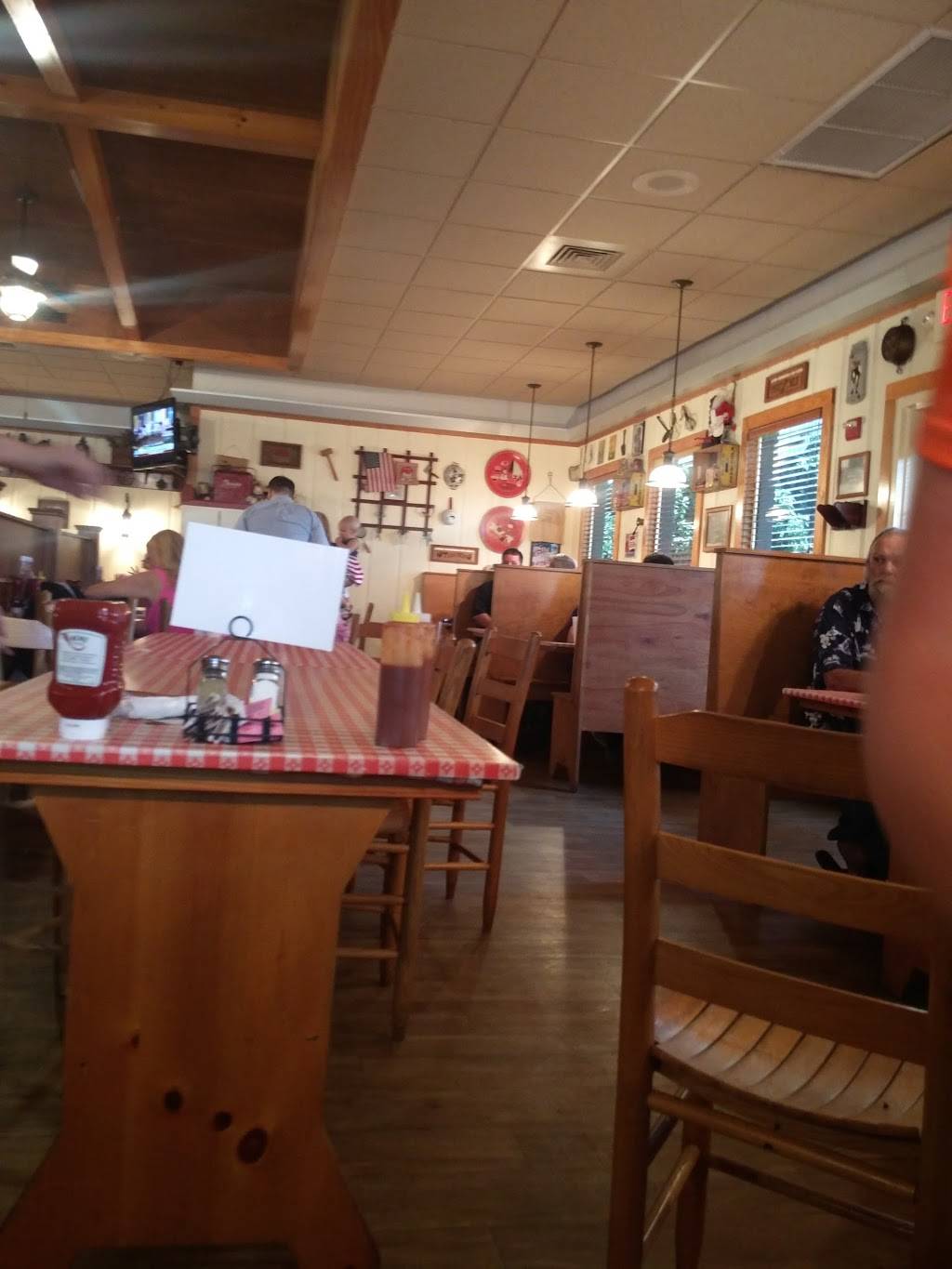 Kens Bar-B-Que | restaurant | 387 SW St Margarets St, Lake City, FL 32025, USA | 3867526725 OR +1 386-752-6725