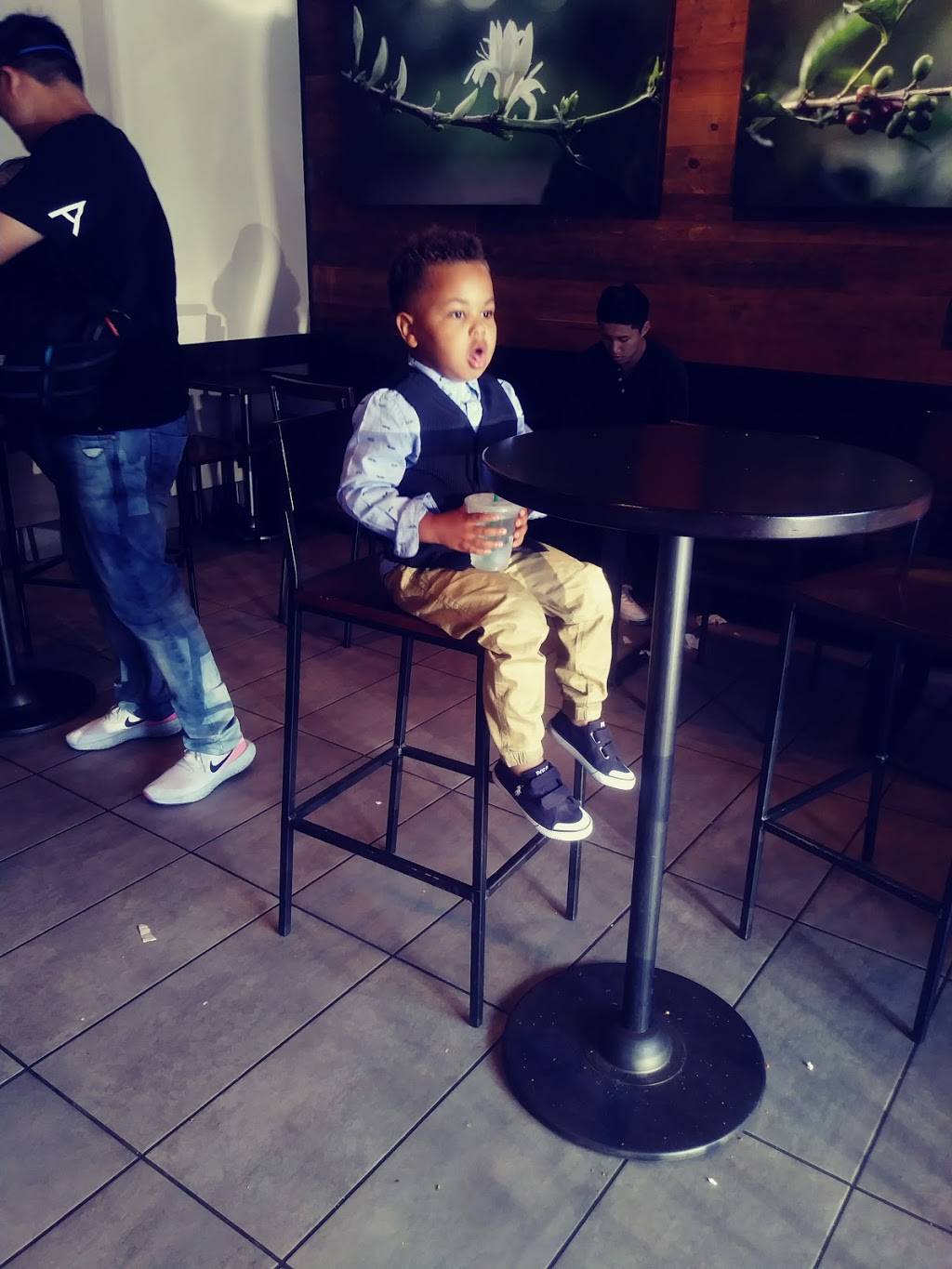 Starbucks | cafe | 1401 Willow Rd, Menlo Park, CA 94025, USA | 6503287160 OR +1 650-328-7160