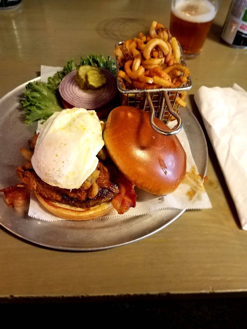 Burgers & Beer | restaurant | 70 Rice Rd, South Wilmington, IL 60474, USA | 8152370000 OR +1 815-237-0000