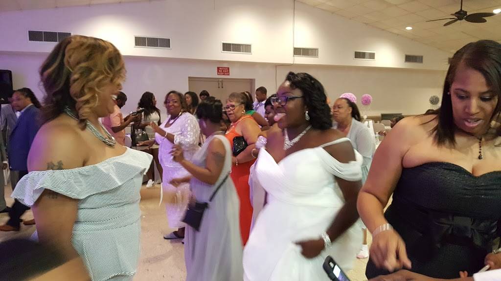 Slovak Club Inc | restaurant | 6920 Broadway, Merrillville, IN 46410, USA | 2197565101 OR +1 219-756-5101