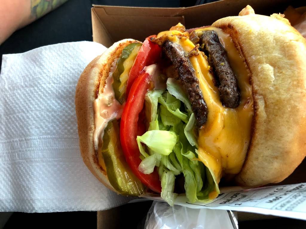 In-N-Out Burger | restaurant | 5916 Quebec St, Fort Worth, TX 76135, USA | 8007861000 OR +1 800-786-1000