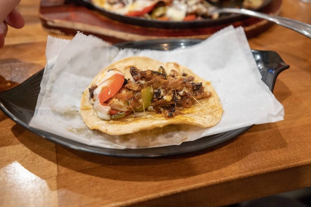 TAQUERIA EL AGUILA REAL | restaurant | 1333, 3152 W Montrose Ave, Chicago, IL 60618, USA | 7732936128 OR +1 773-293-6128