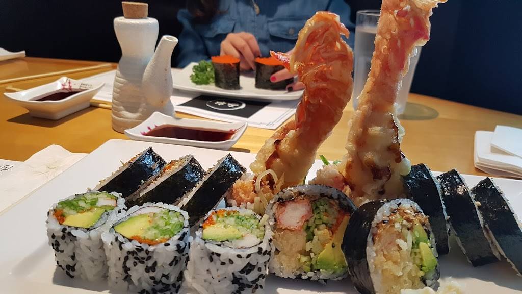 Mi-Ne Sushi | restaurant | 325 Bremner Blvd, Toronto, ON M5V 3V3, Canada | 4166231975 OR +1 416-623-1975