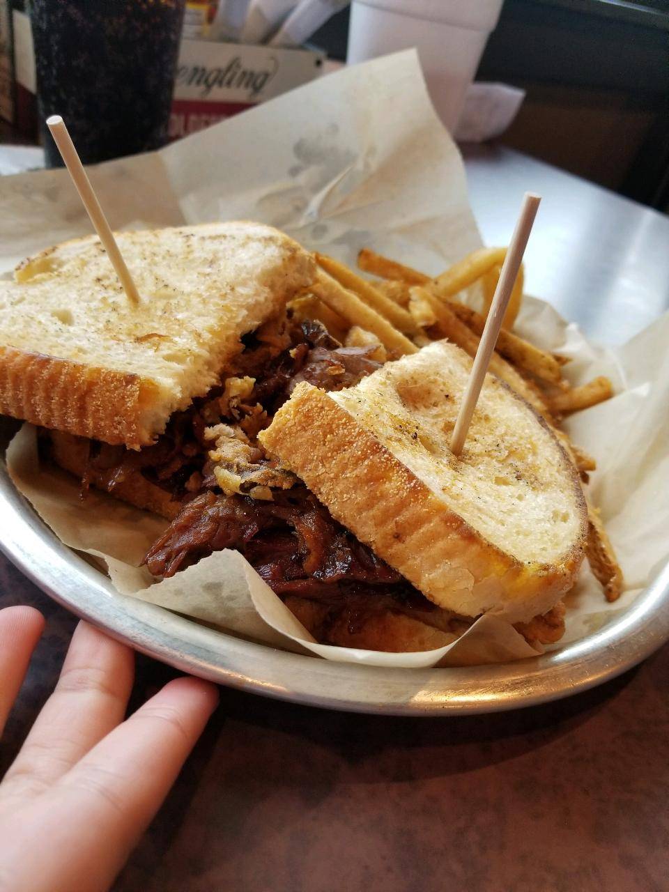 Hams Restaurant | restaurant | 2373 Riverside Dr, Danville, VA 24540, USA | 4347922360 OR +1 434-792-2360