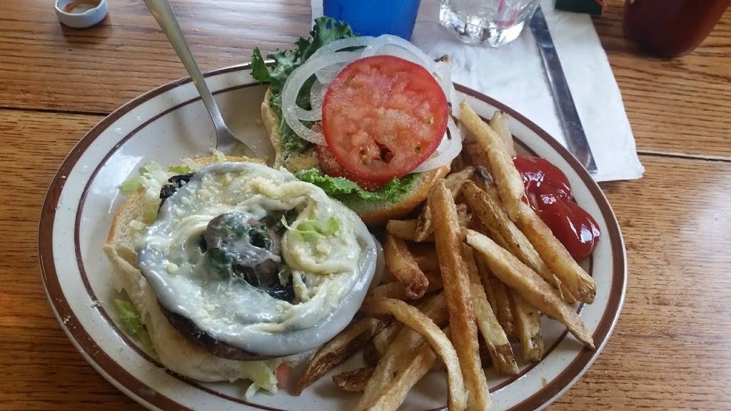 Island Fever Rum Bar & Grill | restaurant | 6301 WI-57, Sturgeon Bay, WI 54235, USA | 9208232700 OR +1 920-823-2700