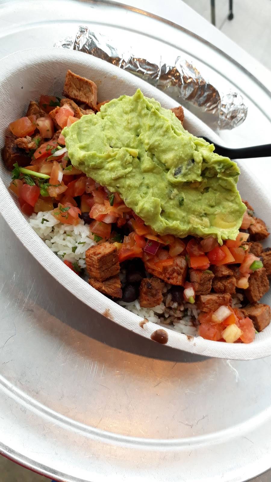 Chipotle Mexican Grill | restaurant | 5801 South La Grange Road, Countryside, IL 60525, USA | 7085826192 OR +1 708-582-6192