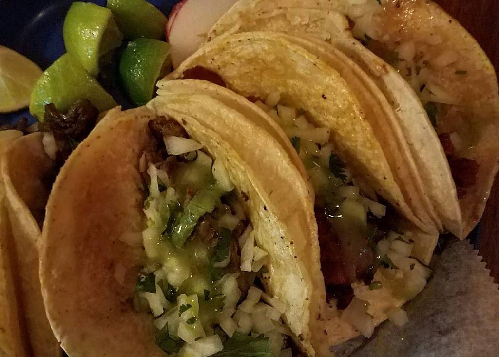 Taqueria El Barrio | restaurant | 2327 1st Avenue, New York, NY 10035, USA | 6466493052 OR +1 646-649-3052