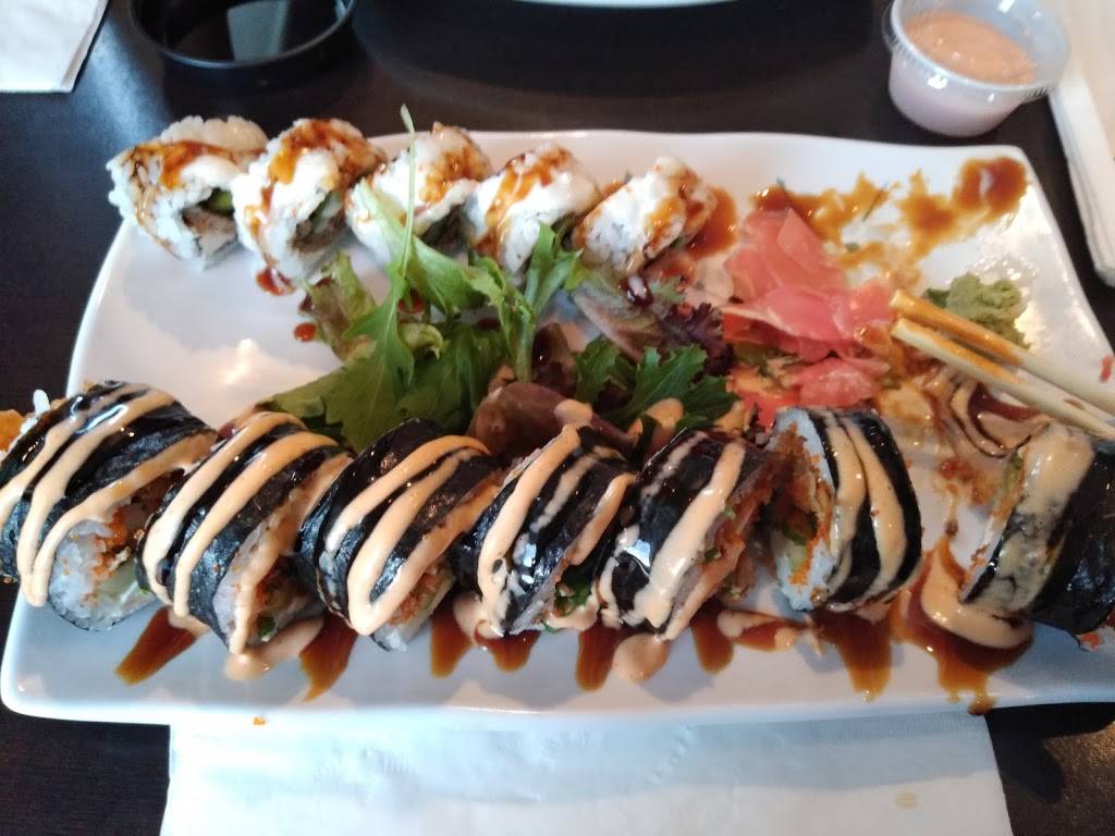 WAVE - Asian Bistro & Sushi | restaurant | 301 N Baker St #106, Mt Dora, FL 32757, USA | 3523839283 OR +1 352-383-9283