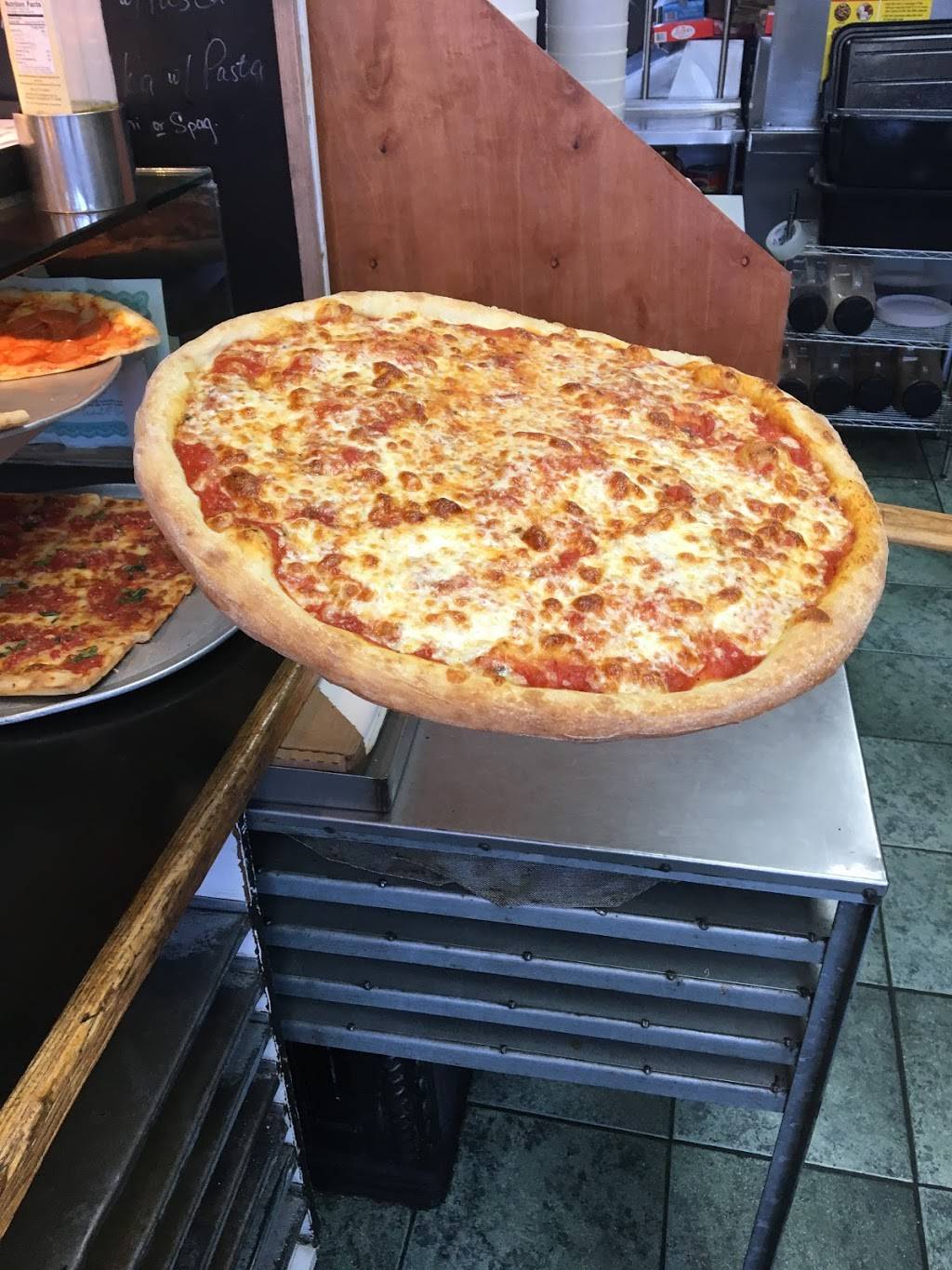 Fratillis Pizza | restaurant | 404 Hunts Point Ave, Bronx, NY 10474, USA | 7185427340 OR +1 718-542-7340