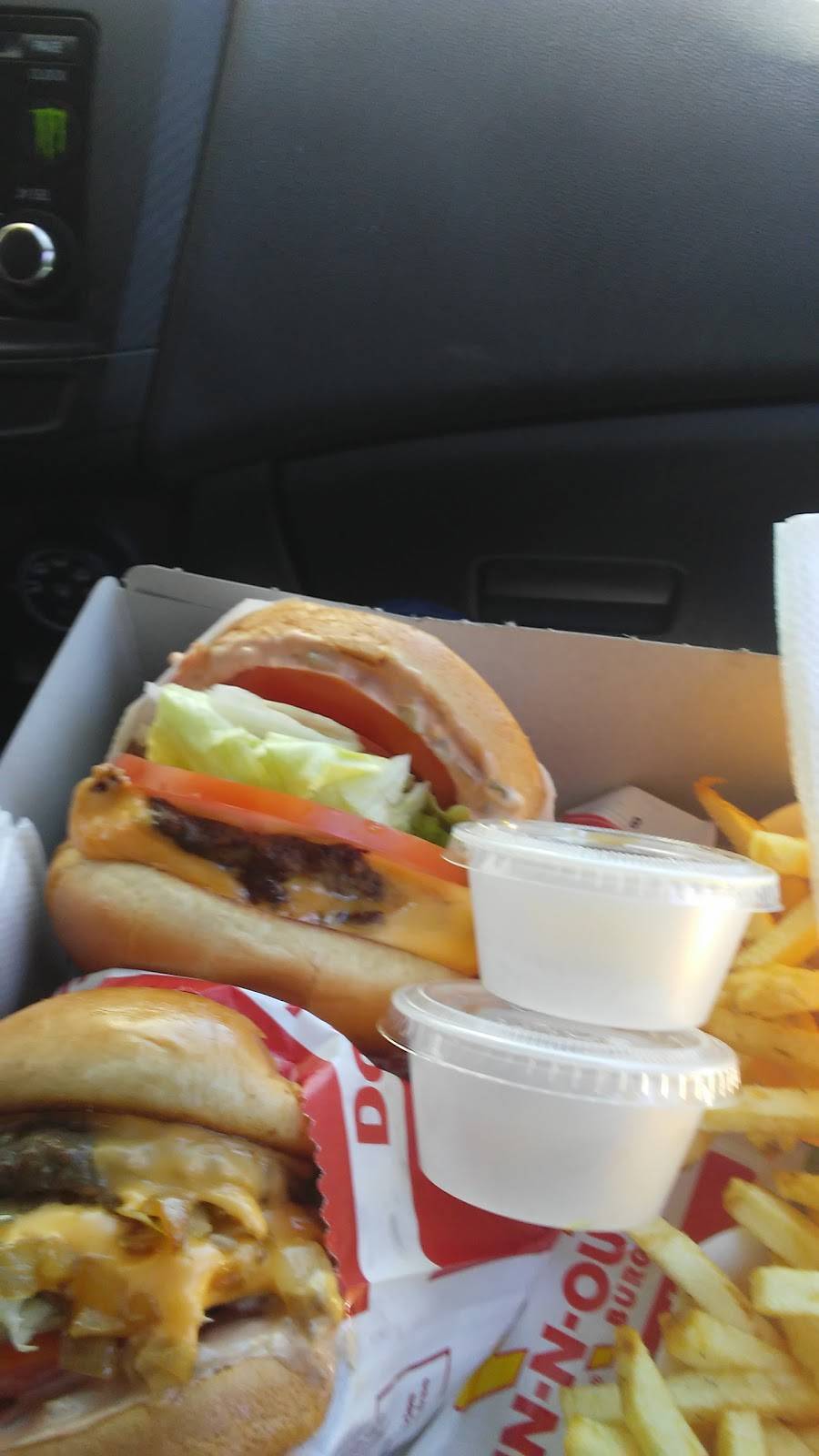 In-N-Out Burger | restaurant | 850 Groveland Ln, Lincoln, CA 95648, USA | 8007861000 OR +1 800-786-1000