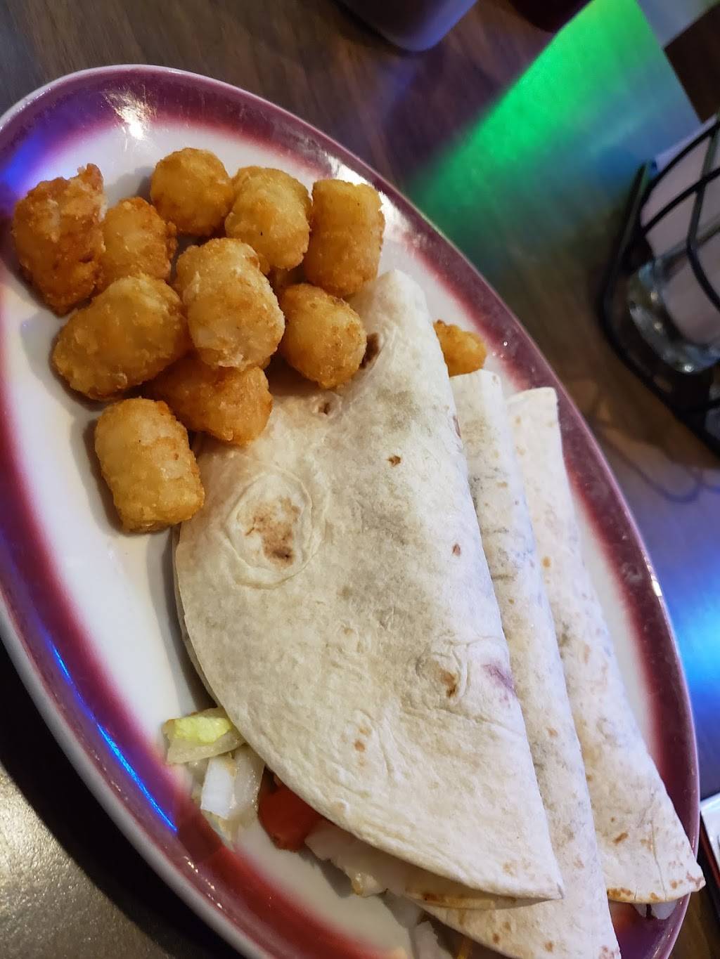 Mug Shots Bar & Grill | restaurant | 100 Astro Blvd E, Cosmos, MN 56228, USA | 3208777525 OR +1 320-877-7525