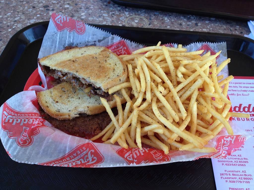 Freddys Frozen Custard & Steakburgers | restaurant | 129 E Williams Field Rd, Gilbert, AZ 85295, USA | 4808993500 OR +1 480-899-3500