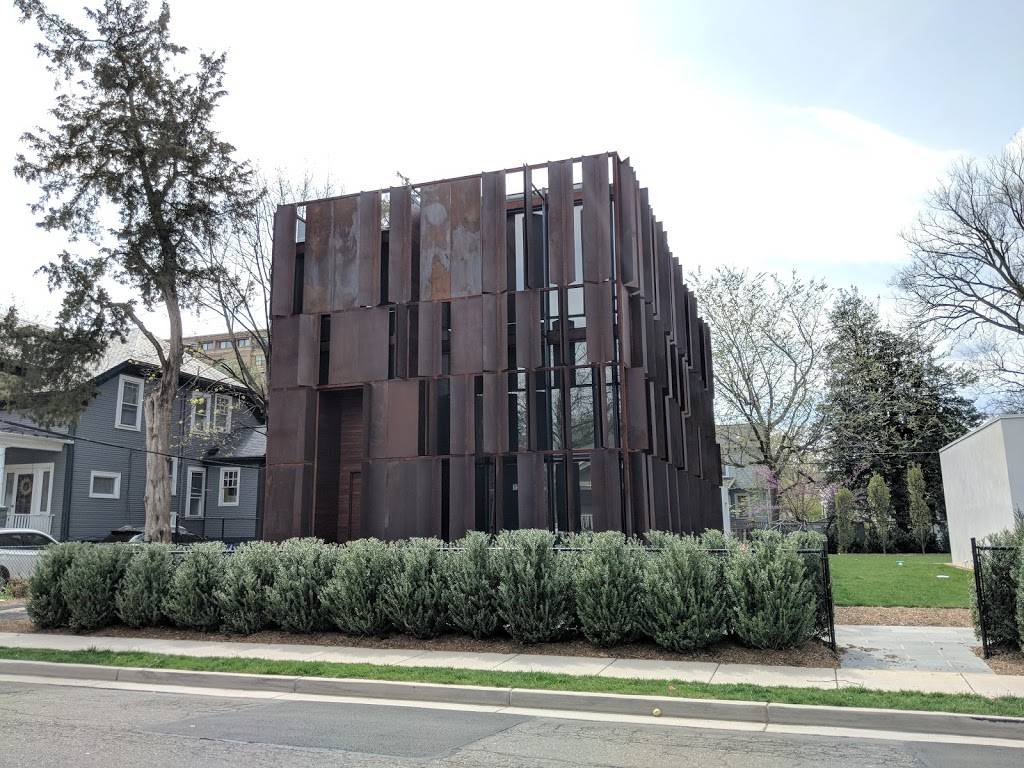 Market Common Clarendon | shopping mall | 2800 Clarendon Blvd, Arlington, VA 22201, USA | 7034424300 OR +1 703-442-4300