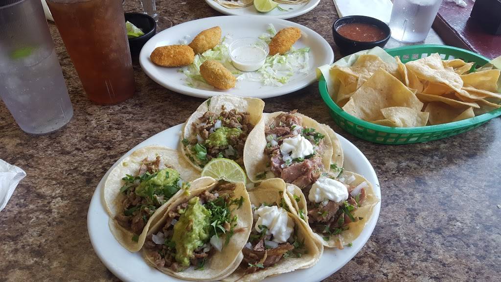 El Cantarito | restaurant | 120 W Santa Fe Ave, Placentia, CA 92870, USA | 7145286090 OR +1 714-528-6090