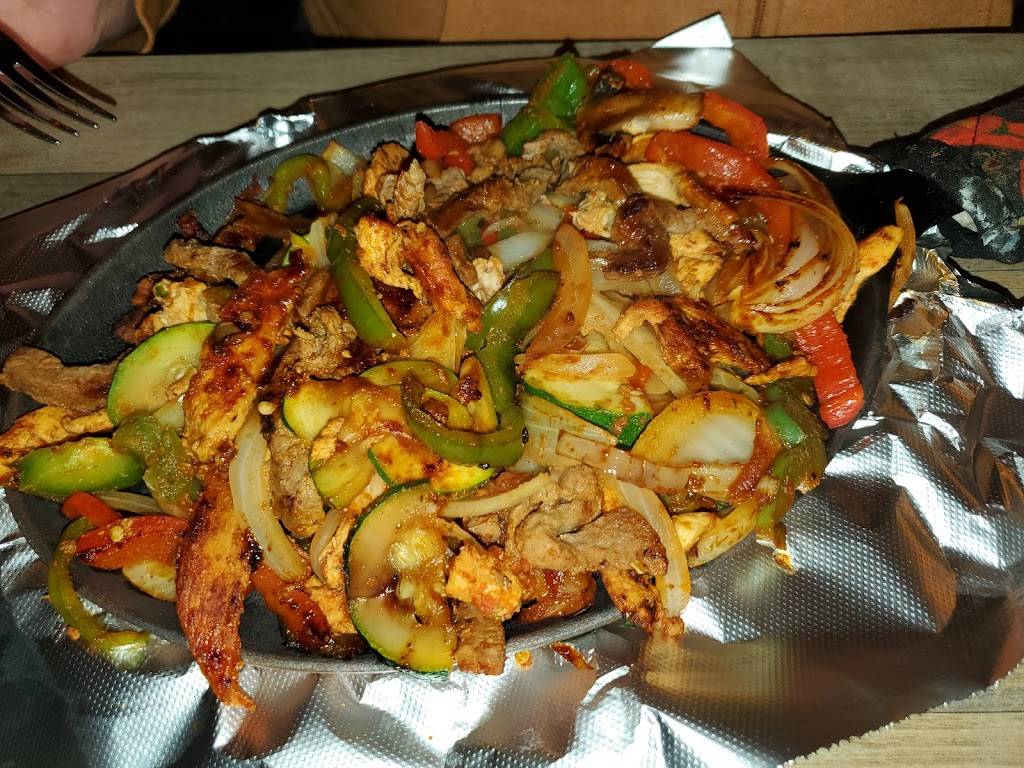 La Cantina | restaurant | 620 Nygaard St, Stoughton, WI 53589, USA | 6084001266 OR +1 608-400-1266