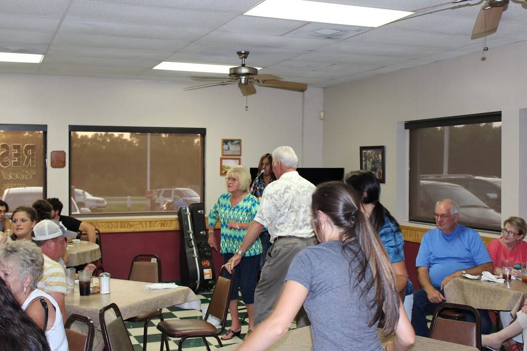 The Landing | restaurant | 868 Seamons Rd, Rock Island, TN 38581, USA | 9316862603 OR +1 931-686-2603