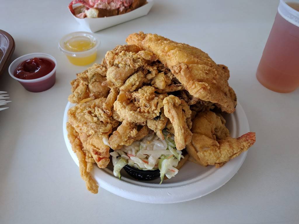 Markeys Lobster Pool | restaurant | 420 NH-286, Seabrook, NH 03874, USA | 6034742851 OR +1 603-474-2851