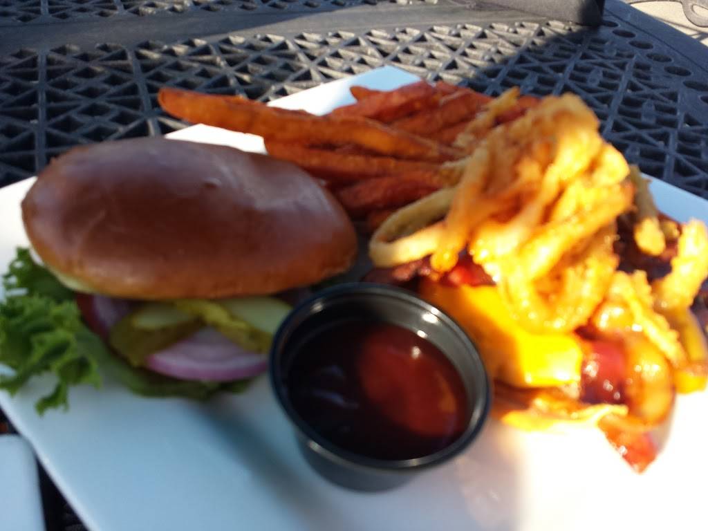 Atties Bar & Grill | restaurant | 2600 S Stone Creek Blvd, Urbana, IL 61802, USA | 2173679876 OR +1 217-367-9876