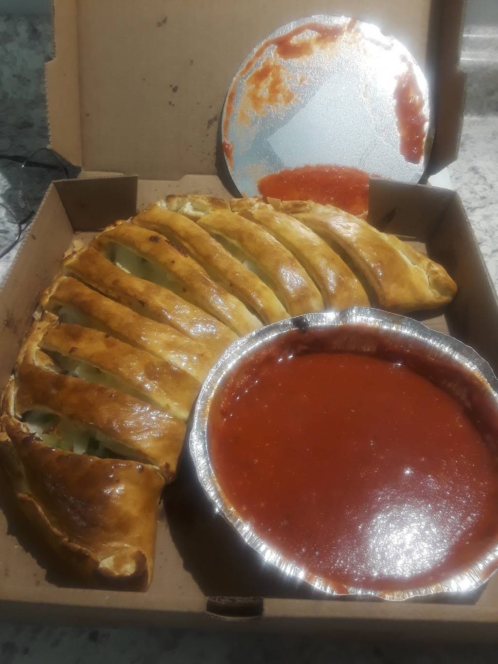 Dirkos Pizza | restaurant | 500 Coshocton Ave, Mt Vernon, OH 43050, USA | 7403925678 OR +1 740-392-5678