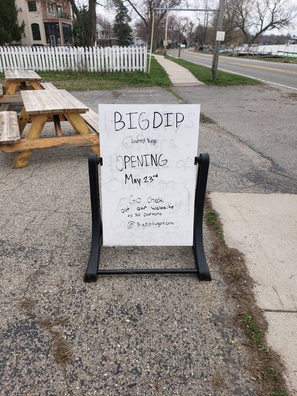 Big Dip Burgers | restaurant | 725 E Walled Lake Dr, Walled Lake, MI 48390, USA | 2489568683 OR +1 248-956-8683
