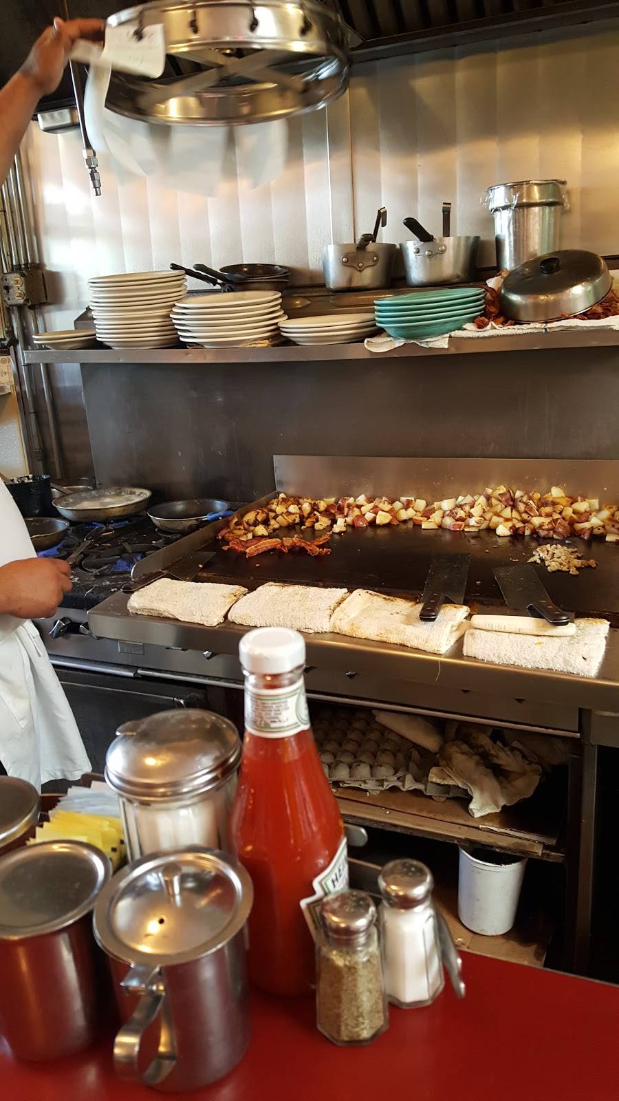 Jo Anns Cafe | cafe | 1131 El Camino Real, South San Francisco, CA 94080, USA | 6508722810 OR +1 650-872-2810