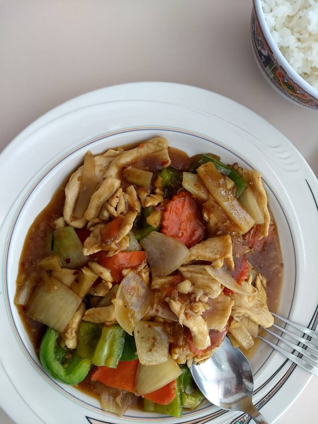 Thara Thai Restaurant | restaurant | 912 1/2 W Bloomington Rd, Champaign, IL 61821, USA | 2173781986 OR +1 217-378-1986