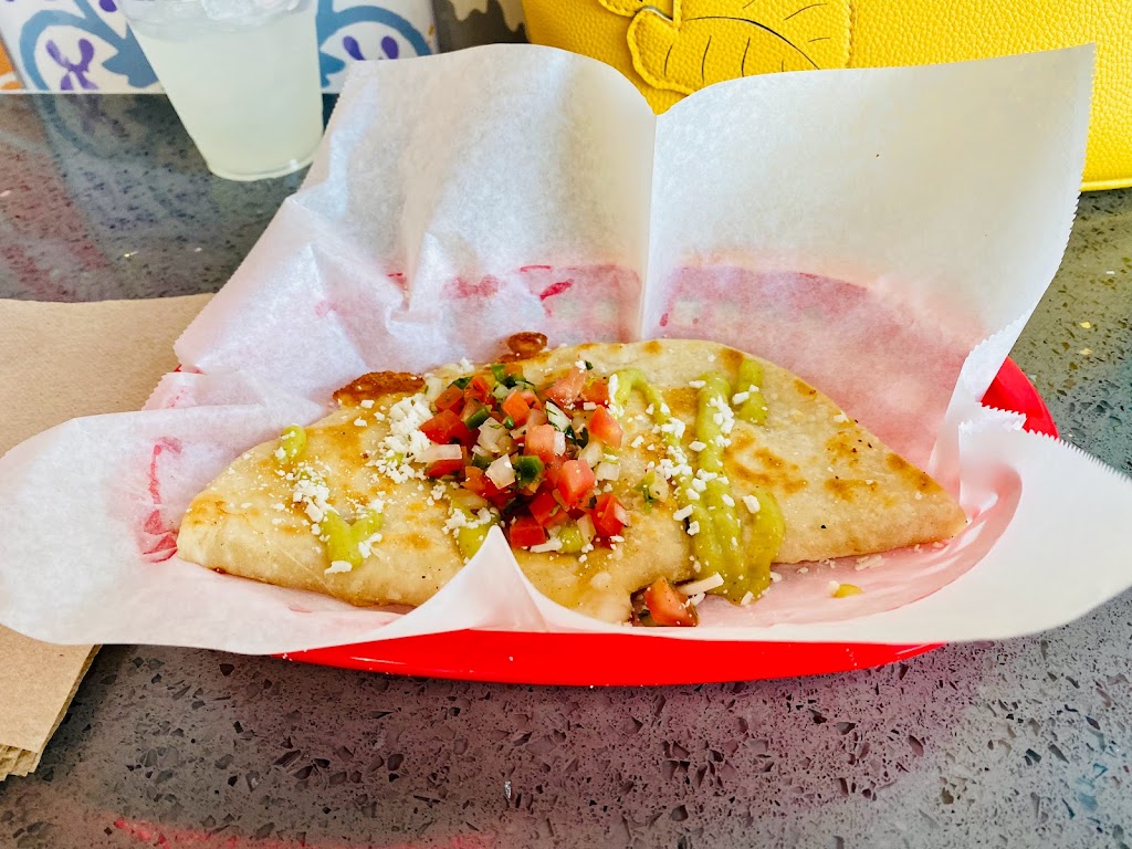 Gabis Gorditas | restaurant | 5095 Blue Diamond Rd suite 110, Las Vegas, NV 89139, USA | 7022687466 OR +1 702-268-7466