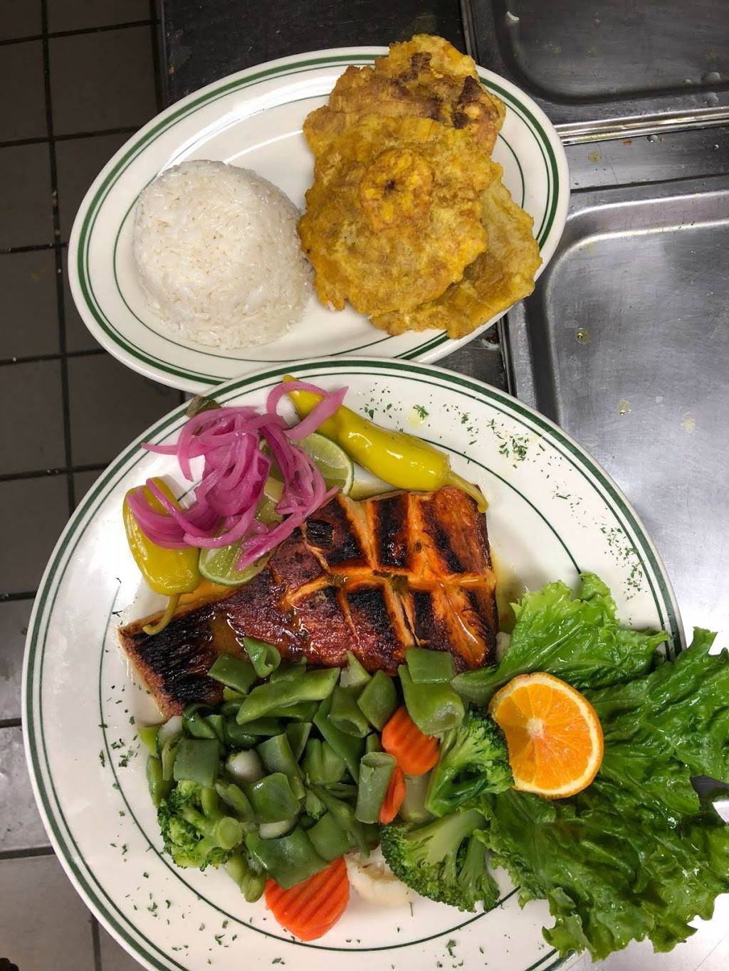 Punto Rojo | bakery | 3841, 85 S Main St, Freeport, NY 11520, USA | 5164425266 OR +1 516-442-5266