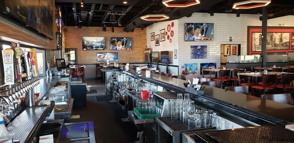 Bostons Restaurant & Sports Bar | restaurant | 6501 North Fwy, Fort Worth, TX 76131, USA | 8174209988 OR +1 817-420-9988