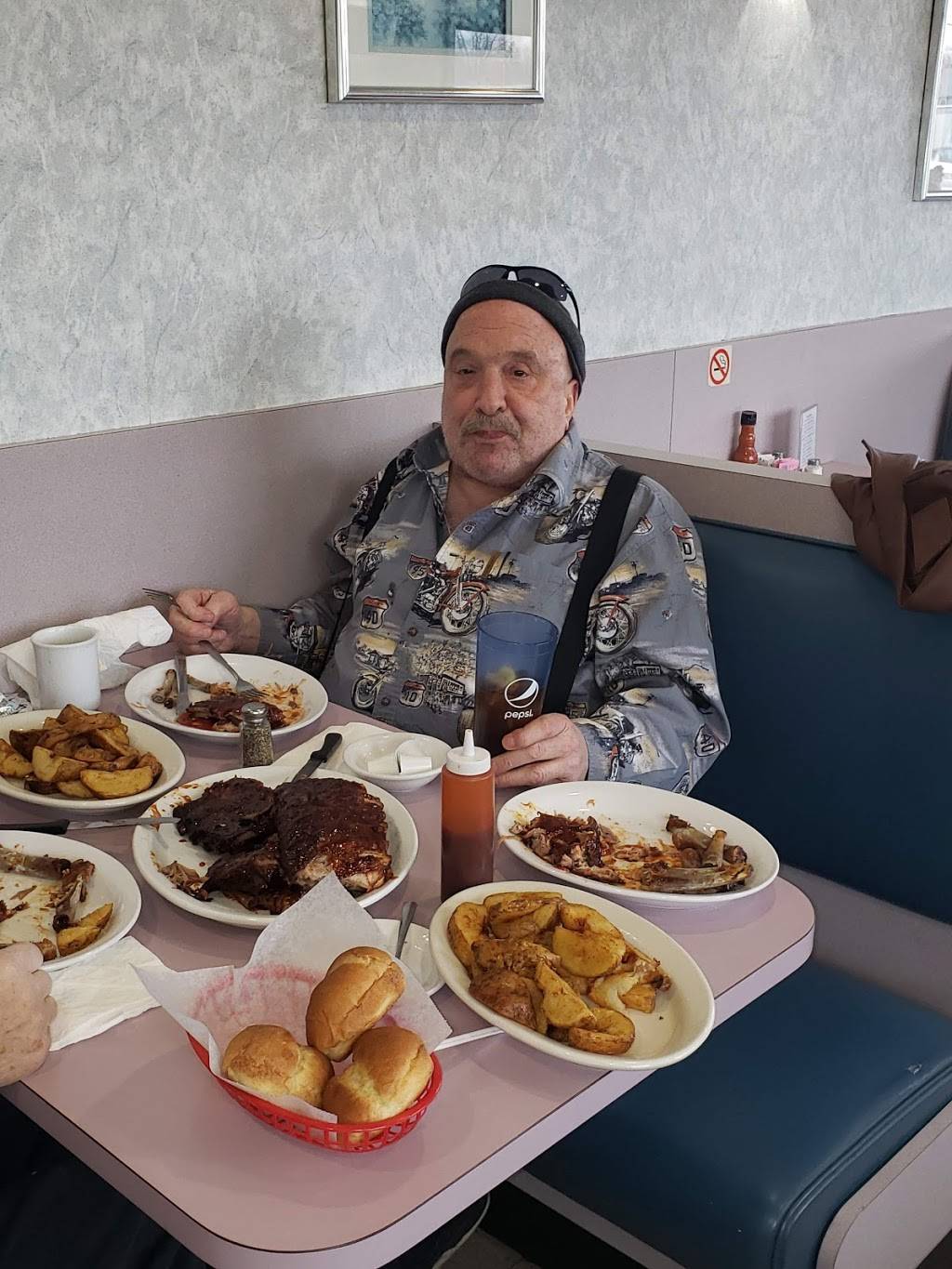 Mr. Chicken | restaurant | 26601 Plymouth Rd, Redford Charter Twp, MI 48239, USA | 3139379404 OR +1 313-937-9404