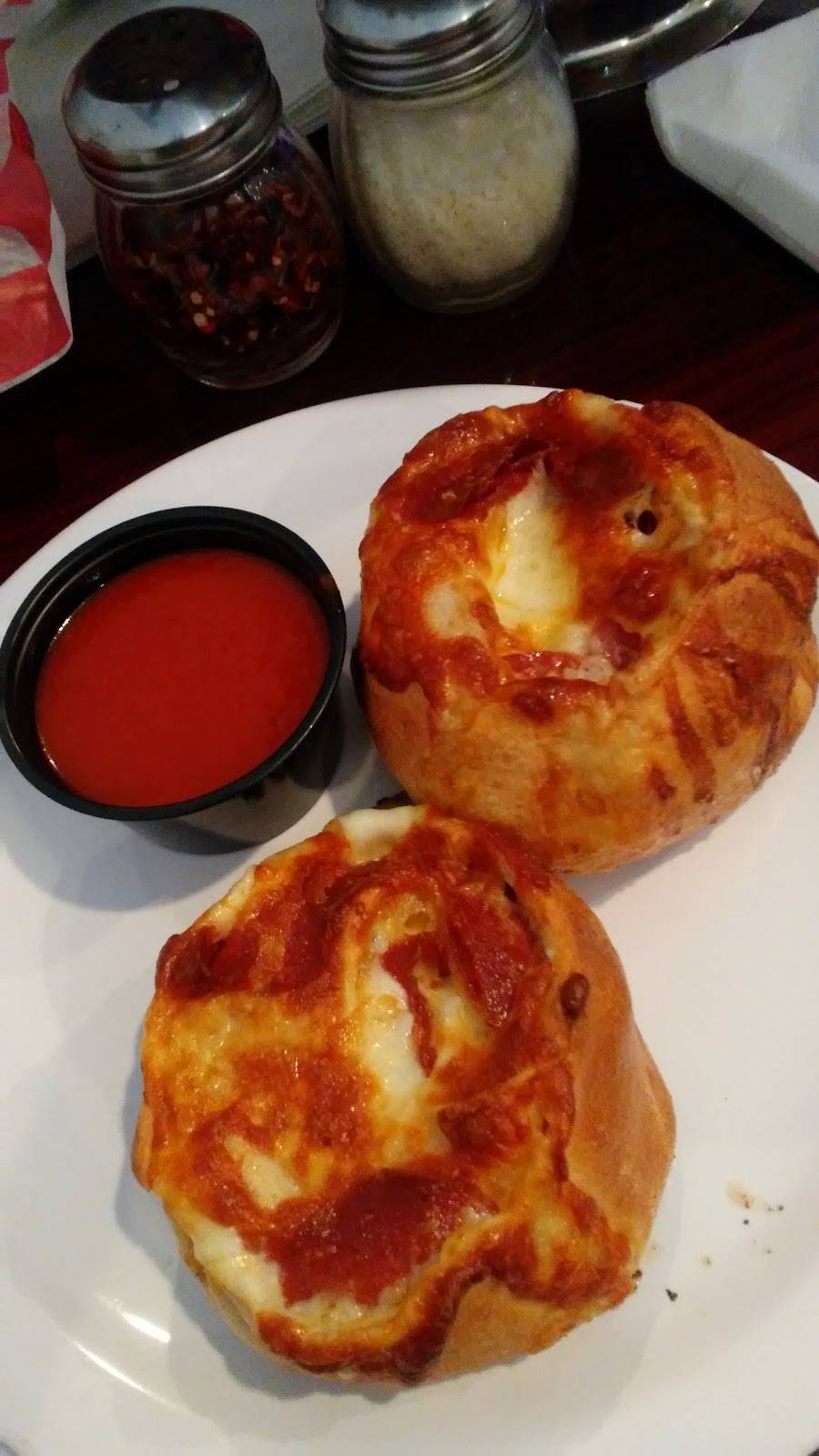 Vinnys Pizza and Pasta | restaurant | 332 Oyster Point Rd, Newport News, VA 23602, USA | 7573693554 OR +1 757-369-3554