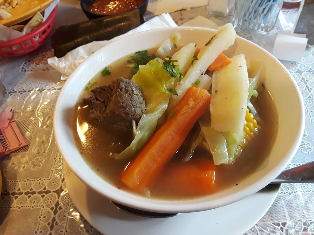 La Chocita Grill | restaurant | 210 Loudoun St SE, Leesburg, VA 20175, USA | 7034432319 OR +1 703-443-2319