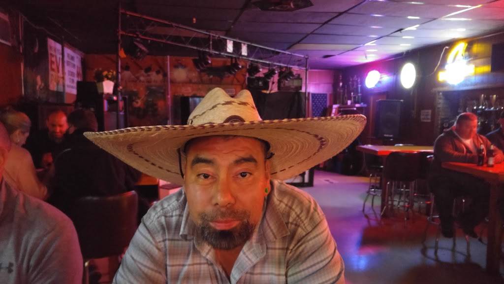 Yummys Bar & Grill | restaurant | 37 S Mill St, Milford Center, OH 43045, USA | 9373498003 OR +1 937-349-8003