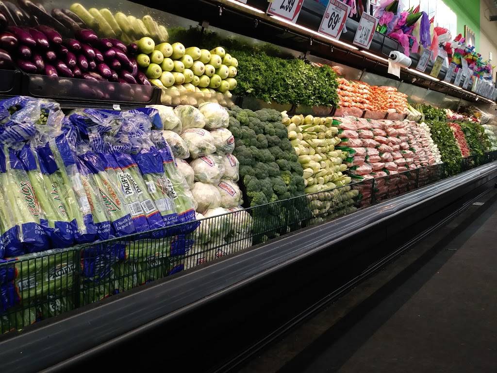 Superior Grocers | bakery | 1010 E Ave. J, Lancaster, CA 93535, USA | 6618020063 OR +1 661-802-0063