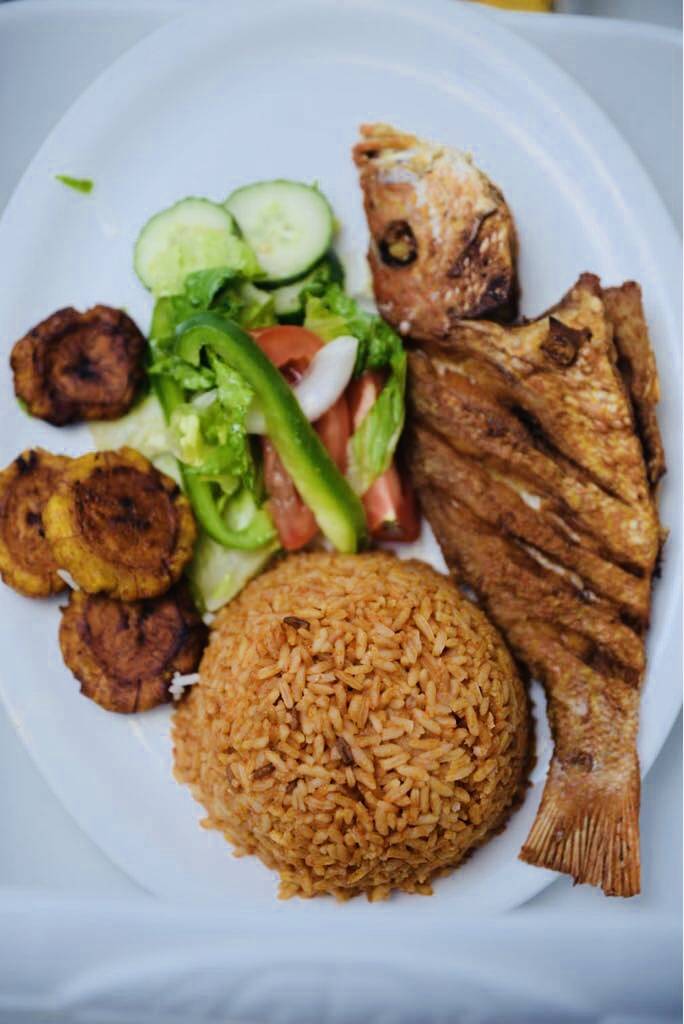 De Place restaurant and bar inc | restaurant | 2400 Finch Ave W #1, North York, ON M9M 2E2, Canada | 6477487523 OR +1 647-748-7523