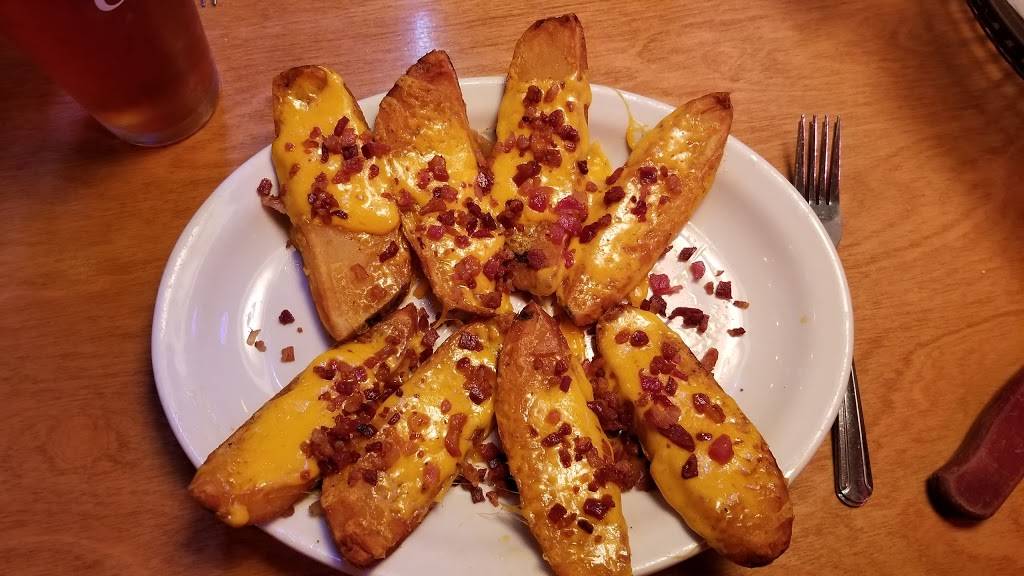 Texas Roadhouse | restaurant | 15425 W, Rock Ridge Rd, New Berlin, WI 53151, USA | 2627847427 OR +1 262-784-7427