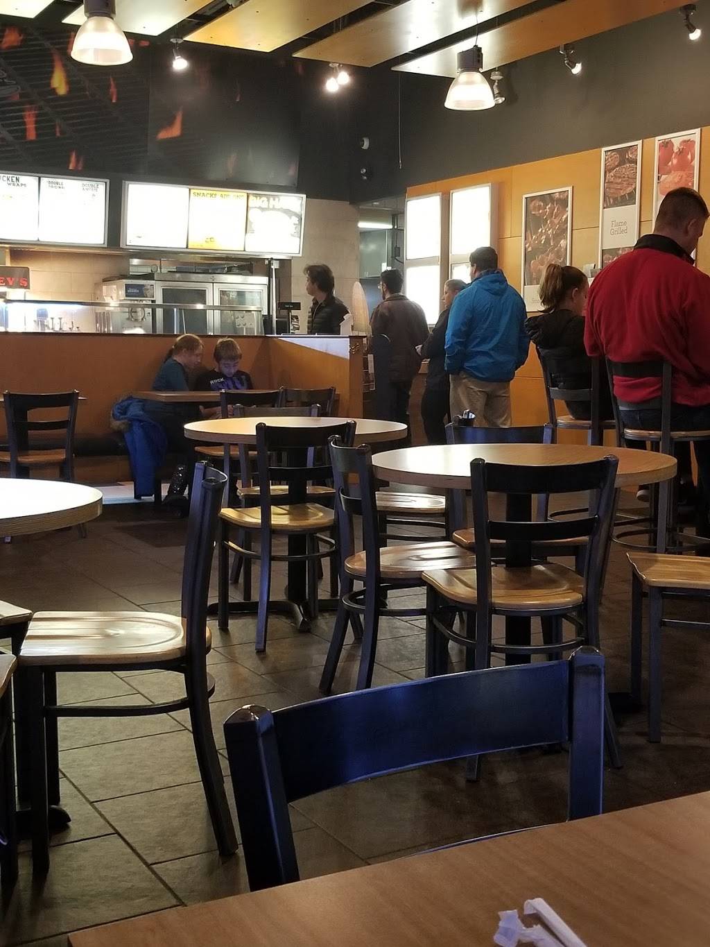 Harveys | restaurant | 1950 Appleby Line, Burlington, ON L7L 0B7, Canada | 9053159891 OR +1 905-315-9891