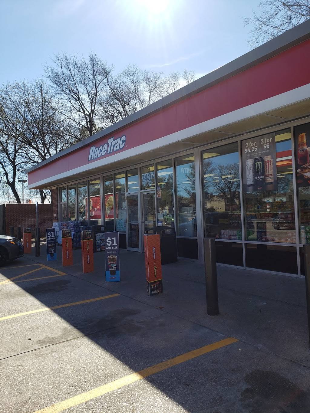 RaceTrac | cafe | 4968, 2434 W Buckingham Rd, Garland, TX 75042, USA | 9722727779 OR +1 972-272-7779