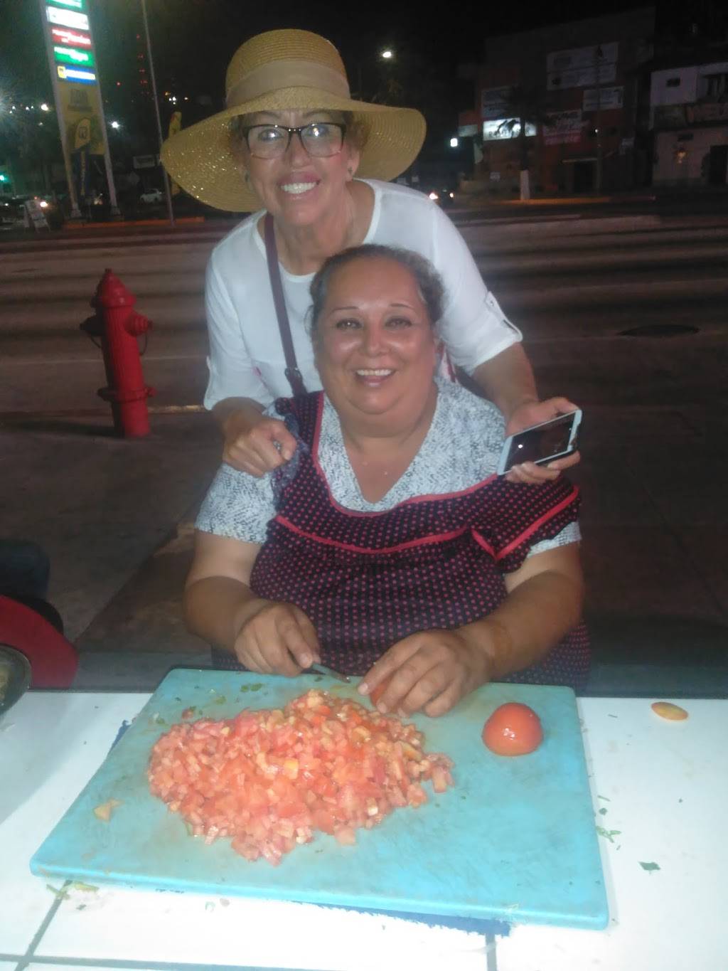 Mariscos El Meño | restaurant | Carr. Transpeninsular 546, Zona Centro, 22800 Ensenada, B.C., Mexico | 016461414411 OR +52 646 141 4411