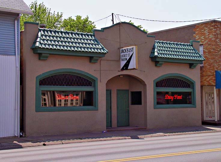 Jacks Locust Street Tavern | restaurant | 331 E Locust St, Davenport, IA 52803, USA | 5633282909 OR +1 563-328-2909